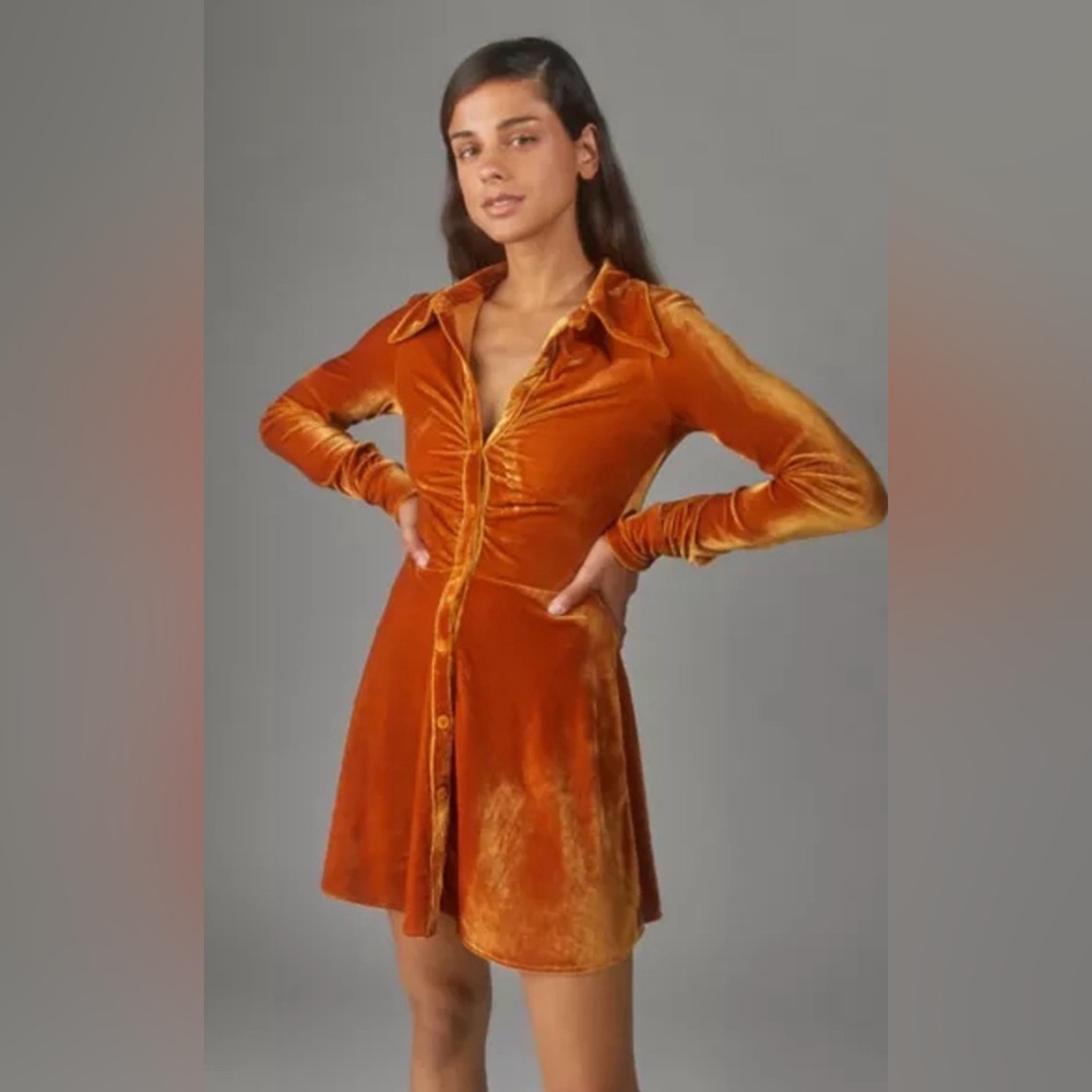 NWT URBAN OUTFITTERS Nellie Ruched Velvet Shirt Dress In Orange